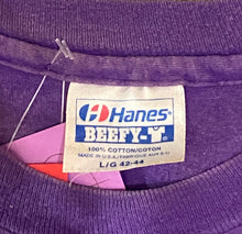 Load image into Gallery viewer, Vintage Hard Rock Cafe Maui, Hawaii Purple T-Shirt