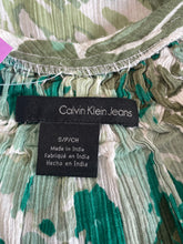 Load image into Gallery viewer, Flowy Femme Calvin Klein Top
