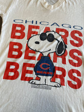 Load image into Gallery viewer, 1970s Snoopy Chicago Bears NFL Club Tee
